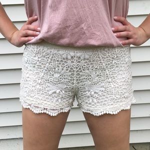 Crocheted shorts - cream